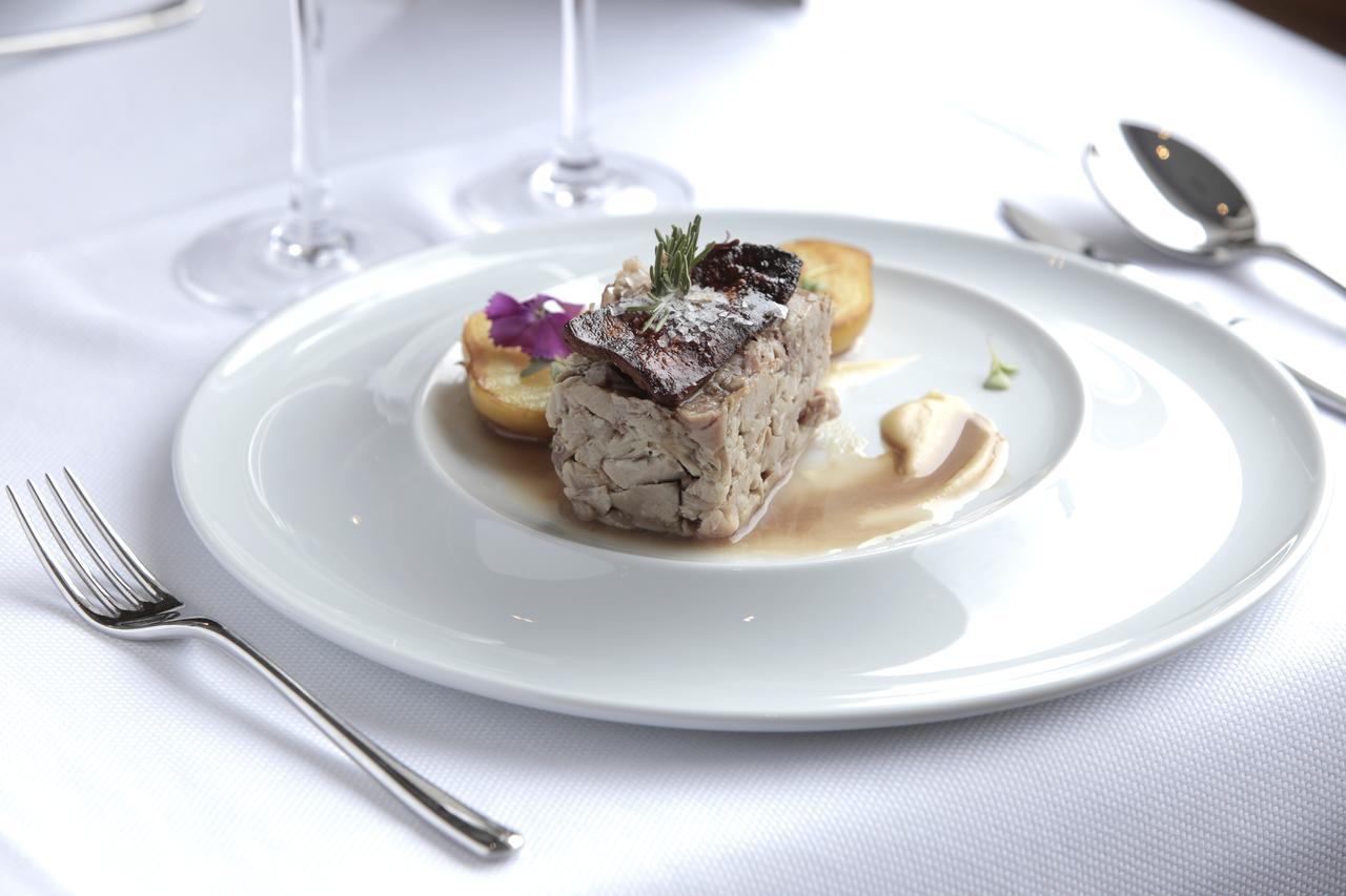 Malkorra Hotel & Restaurant Ирун Экстерьер фото